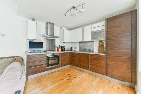 9 Marmion Mews, London, SW11 5PP