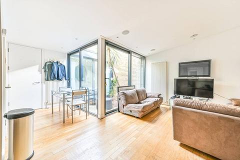 9 Marmion Mews, London, SW11 5PP