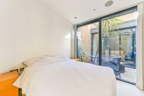 9 Marmion Mews, London, SW11 5PP