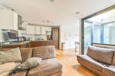 9 Marmion Mews, London, SW11 5PP