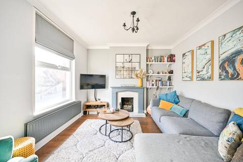 15b Washington Road, Worcester Park, KT4 8JG