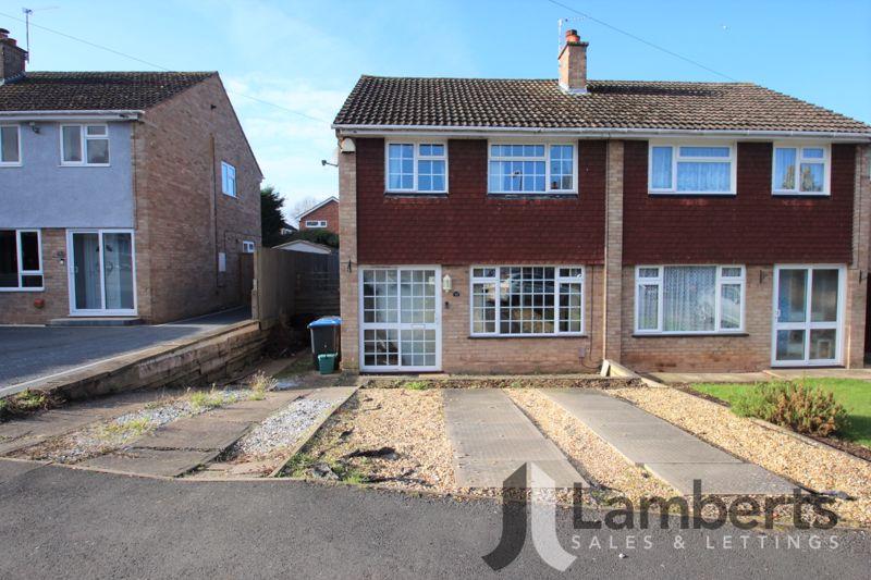 St. Martins Avenue, Studley 3 bed semidetached house £300,000
