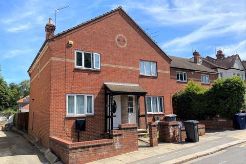 2 bedroom semi-detached house to rent, Woodside Lane, North Finchley