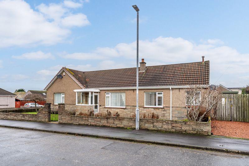 4 Brandon Gardens, Prestwick KA9 1RY 3 bed detached bungalow £279,000