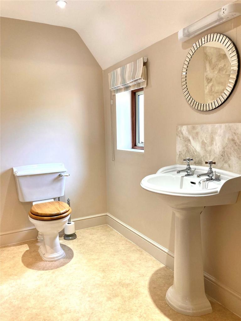 Bedroom 4 Ensuite1