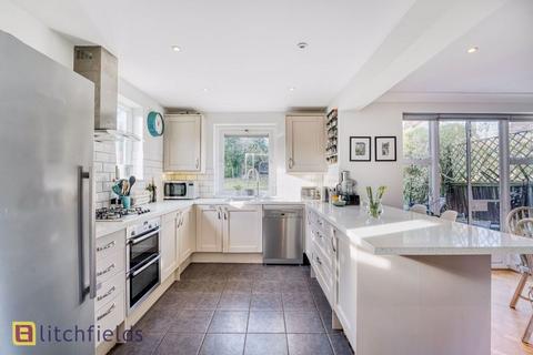 21 Cornwood Close, London, N2 0HP