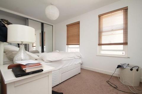 1 bedroom apartment to rent, Stepney Causeway, E1