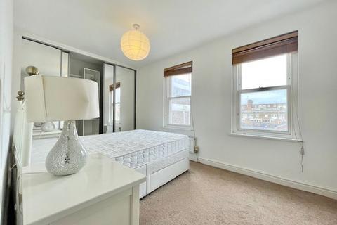 1 bedroom apartment to rent, Stepney Causeway, E1