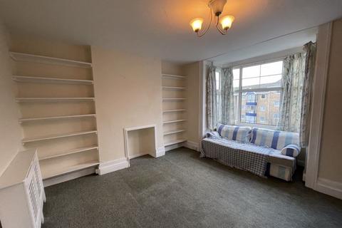2 bedroom apartment to rent - Terminus Road, Cowes