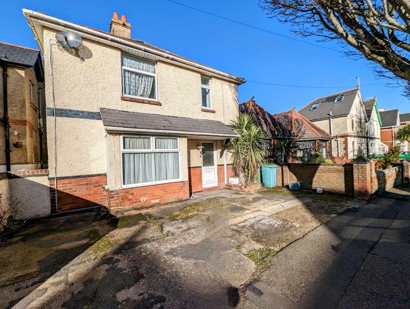Albert Road, Sandown 4 bed detached house for sale £250,000