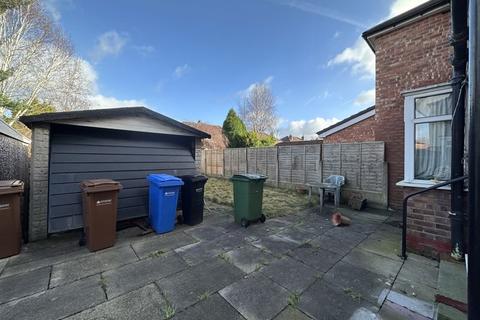 3 bedroom semi-detached house for sale - Kenilworth Road, Cheadle Heath, Stockport, SK3