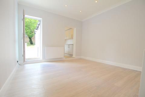 1 bedroom flat to rent, Holmesdale Road, London