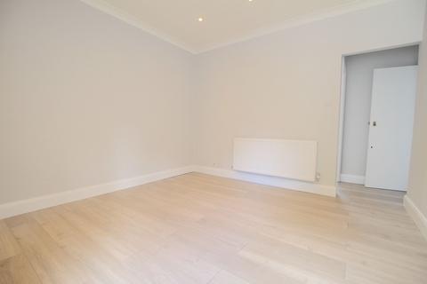 1 bedroom flat to rent, Holmesdale Road, London