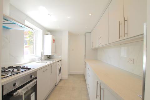 1 bedroom flat to rent, Holmesdale Road, London