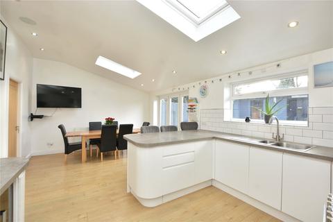 5 bedroom semi-detached house for sale - Selby Road, Leeds, West Yorkshire