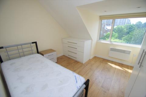 3 bedroom apartment to rent - Reading Court, 14-16 Westland Road, Watford, WD17