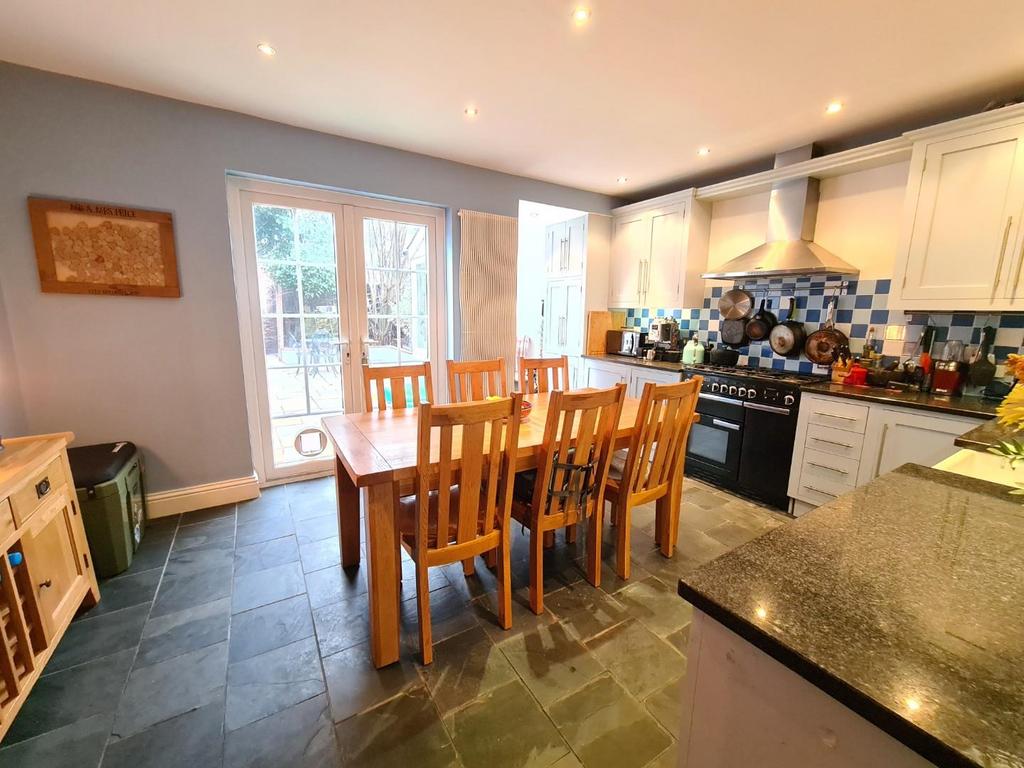 Mint Road, Wallington 2 bed terraced house £465,000