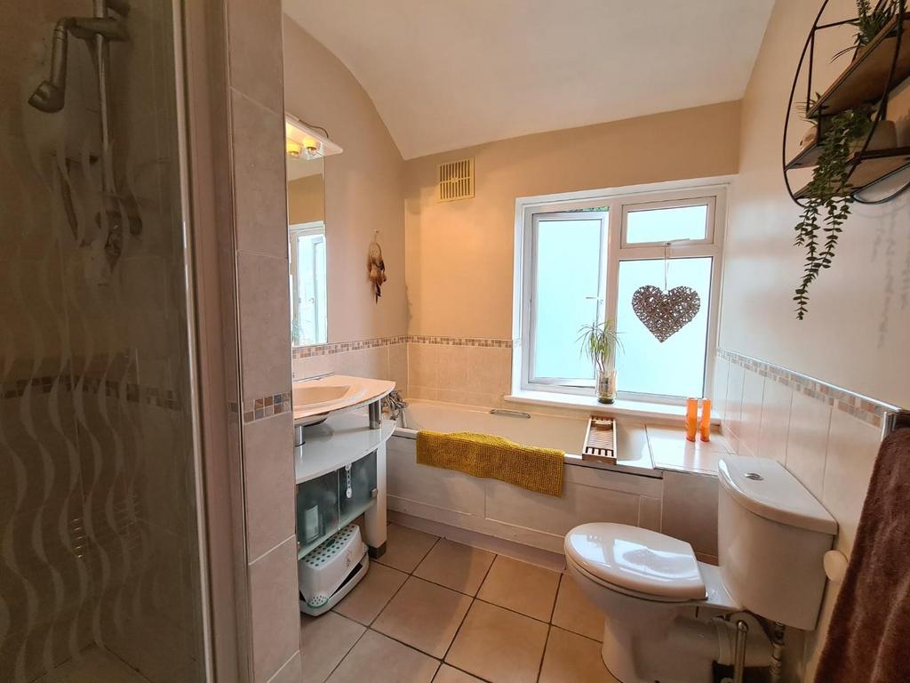 Mint Road, Wallington 2 bed terraced house £465,000