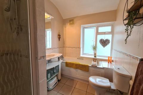 8 Mint Road, Wallington, SM6 0TY