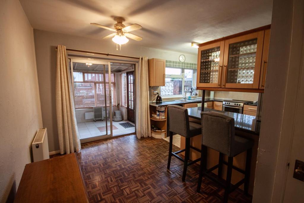 Kitchen diner