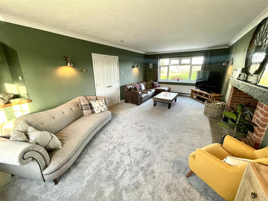 Broadgate, Weston Hills, Spalding 4 bed detached house £489,950