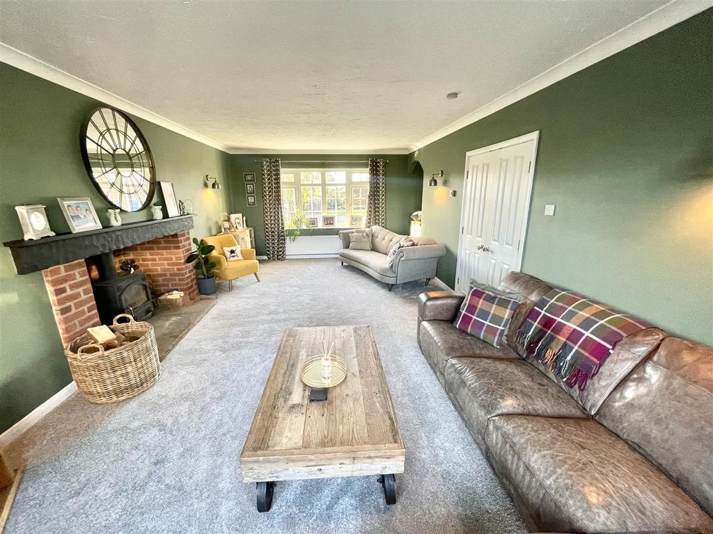 Broadgate, Weston Hills, Spalding 4 bed detached house £489,950