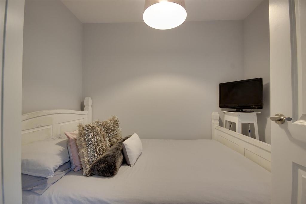 Playroom/Office/Bedroom5