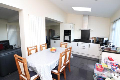 274 North Road, Yate, Bristol, BS37 7LQ