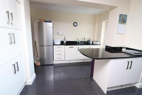 274 North Road, Yate, Bristol, BS37 7LQ