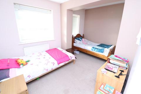274 North Road, Yate, Bristol, BS37 7LQ