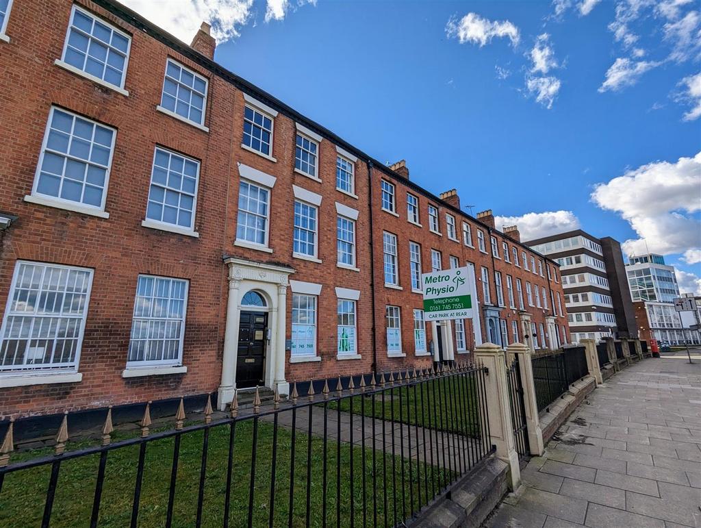 The Crescent, Salford 2 bed apartment £315,000
