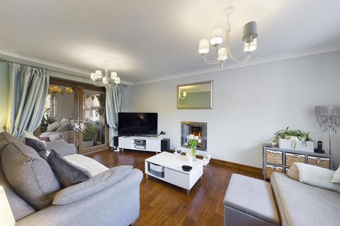 1 Constantine Crescent, Scarborough, YO12 4LQ
