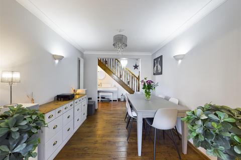 1 Constantine Crescent, Scarborough, YO12 4LQ
