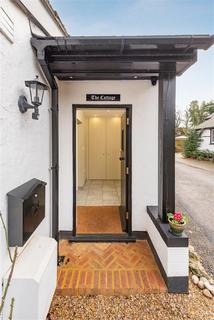 The Cottage Bishops Farm Close, Oakley Green, Windsor, SL4 5UN