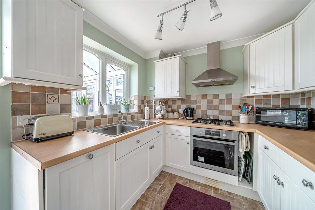 Shellthorn Grove, Bridgwater 2 bed semidetached house for sale £245,000