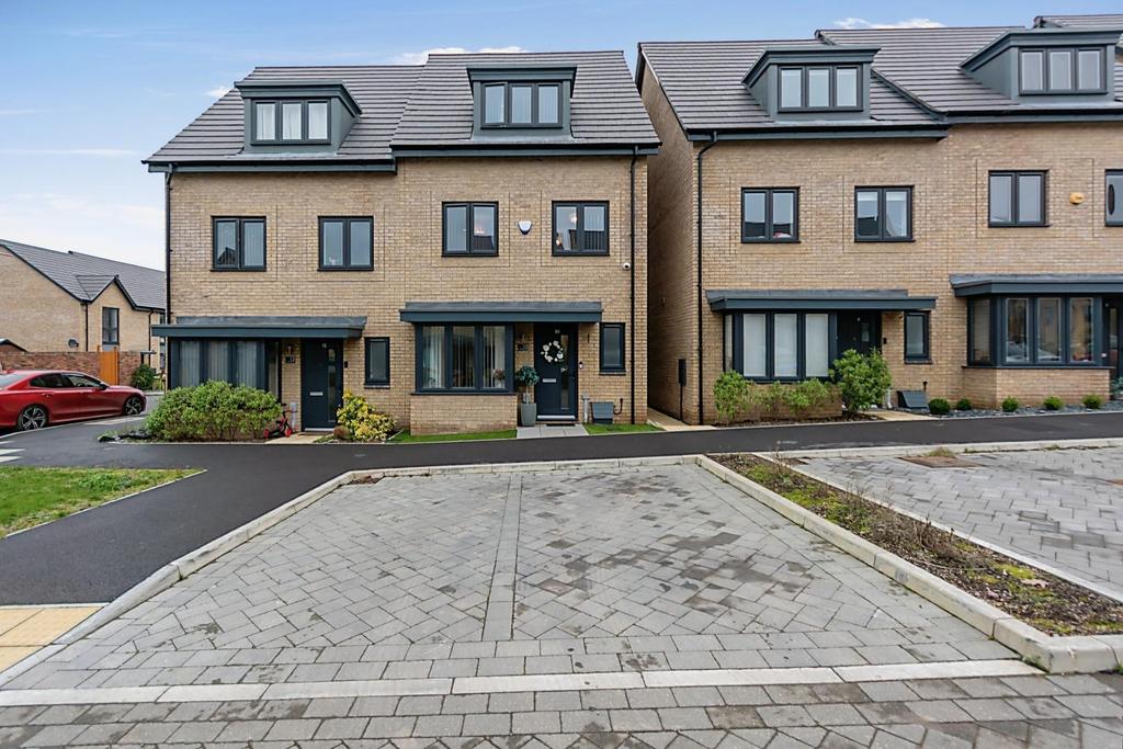 Woodlands Place, Shirley, Solihull 3 bed townhouse £410,000