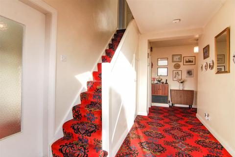 722 Doncaster Road, Ardsley, Barnsley, S71 5EH