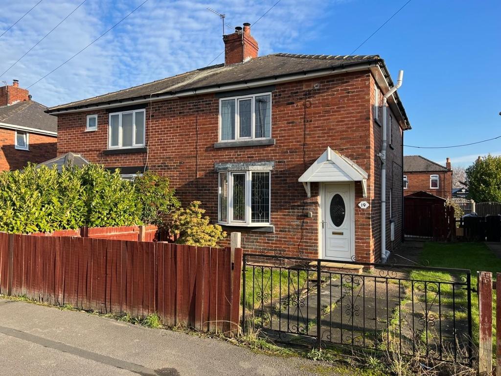 Newtown Avenue, Royston, Barnsley 3 bed semidetached house £725 pcm