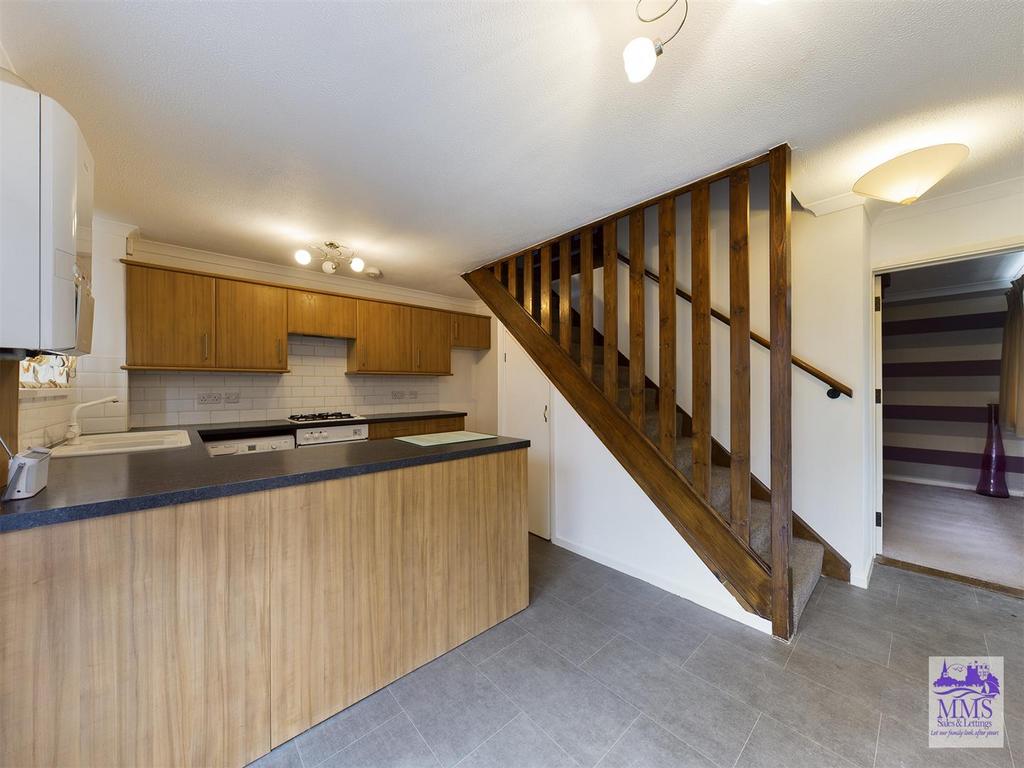 Harvesters Close, Rainham 3 bed end of terrace house £285,000