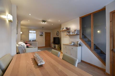 3 bedroom terraced house for sale - High Street, Wouldham