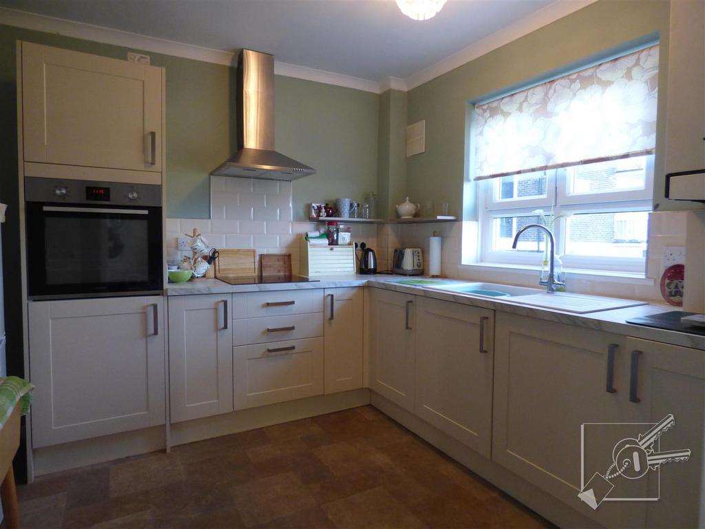 Kitchen: