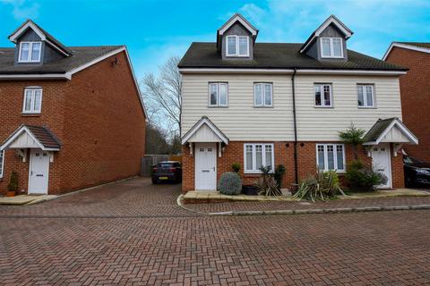 24 Elham Crescent, Dartford, DA2 6FA