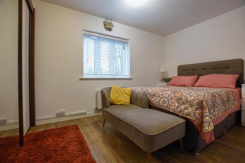 24 Elham Crescent, Dartford, DA2 6FA