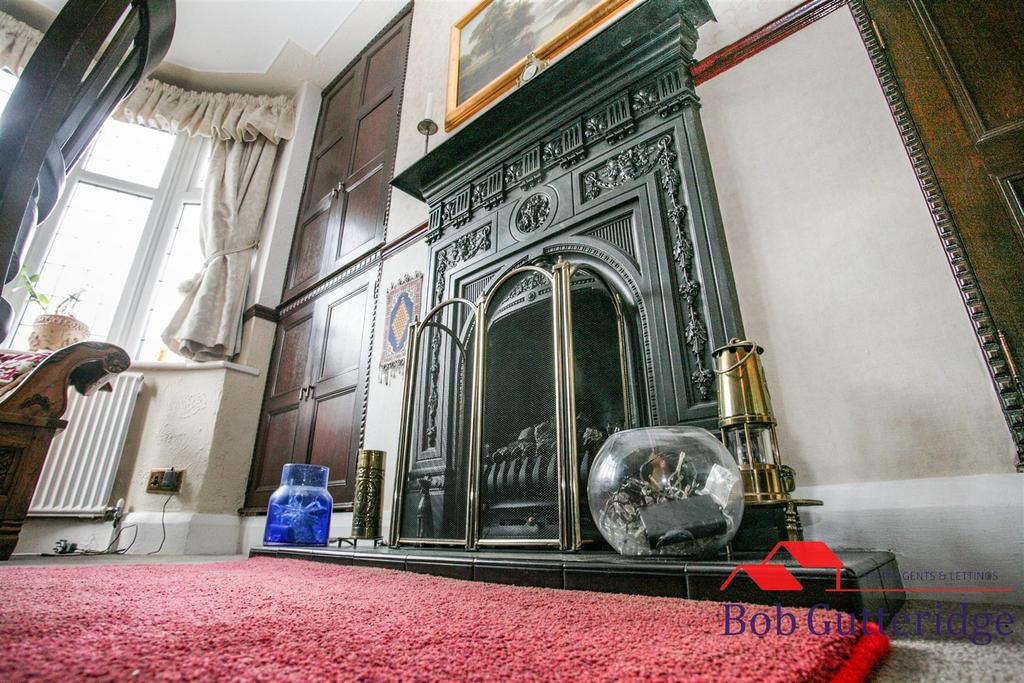 Ashcroft Grove, Porthill, Newcastle 3 bed semidetached house £240,000