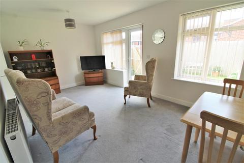 1 bedroom bungalow for sale - Luff Way, Walton On The Naze