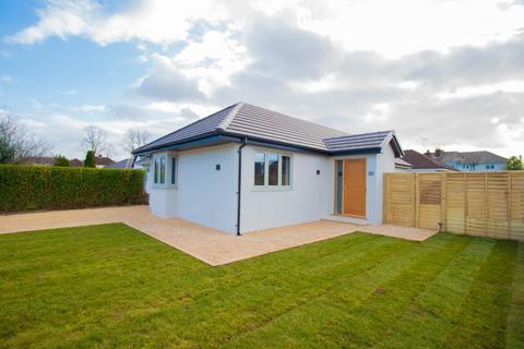 3 bedroom bungalow for sale - Oakfield Avenue, Upton, Chester