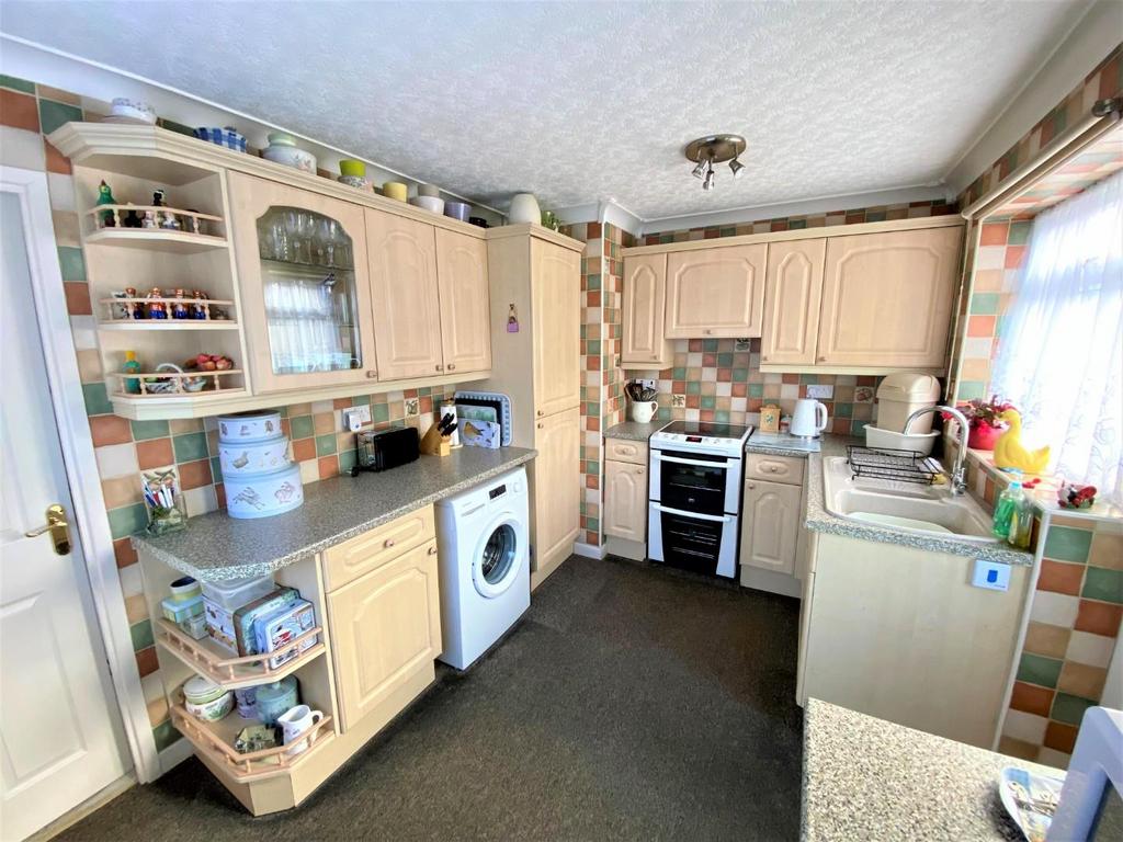 Kitchen2.jpg