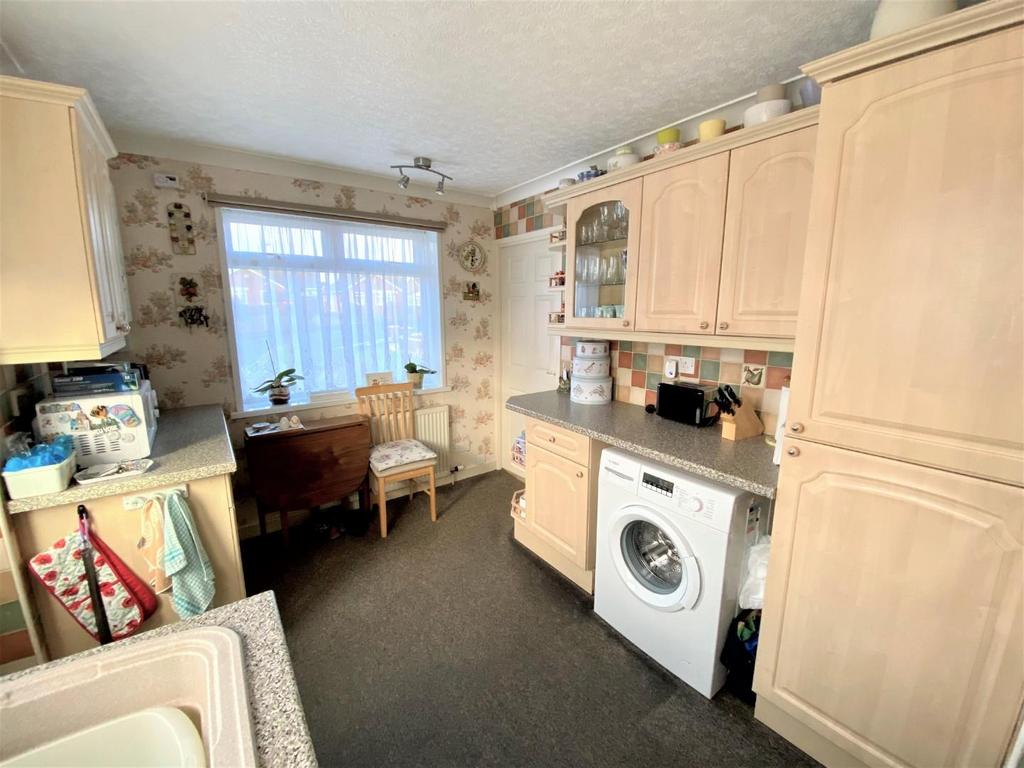 Kitchen1.jpg