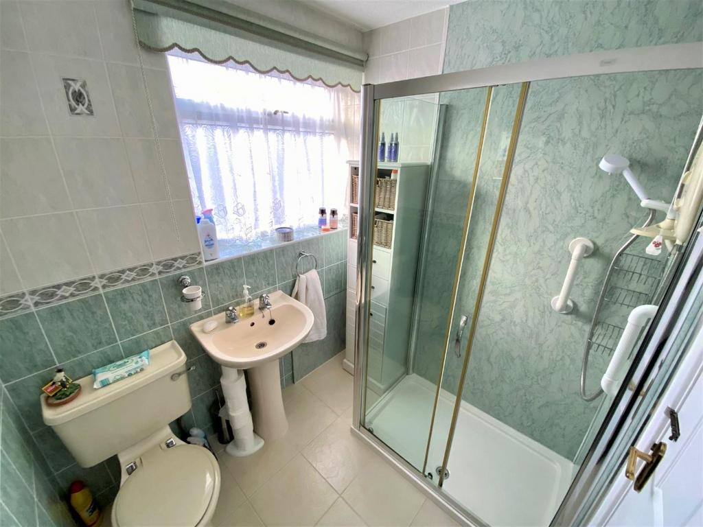 Shower room.jpg