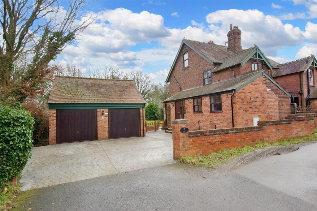 The Spinney, StantonByDale 3 bed semidetached house for sale £475,000